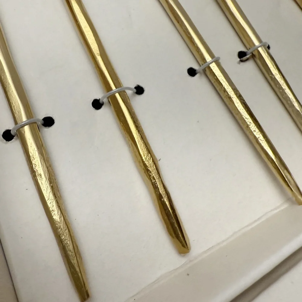 Artistic Accents Hand Forged Gold Stainless Steel Minimalist 20 Pc Flatware Set